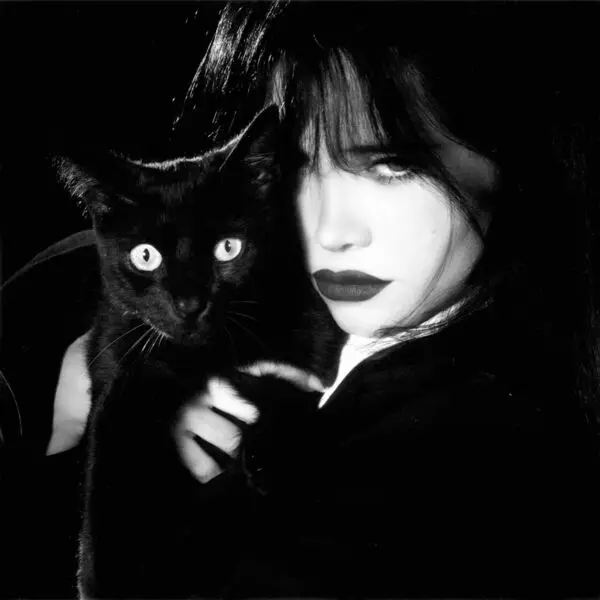 Nessa Barrett / Jesus loves a primadonna