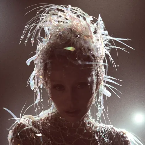 Miley Cyrus - Something Beautiful